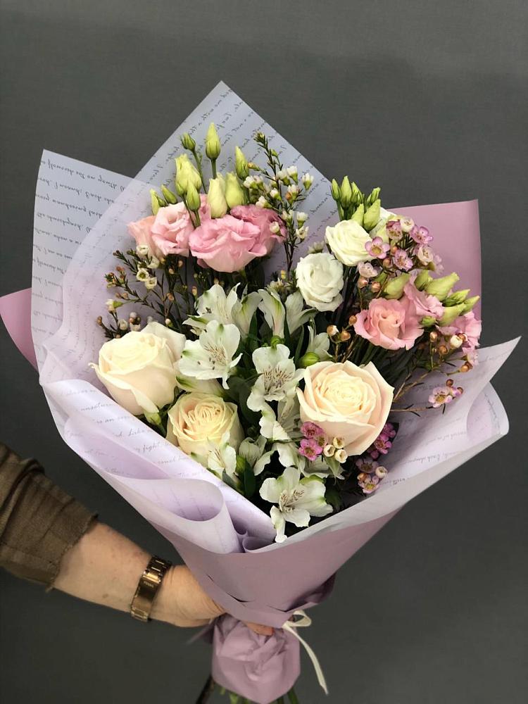 Букет цветов из: Альстромерии, Розы и Лизиантусы в Николаевке Воронежской области