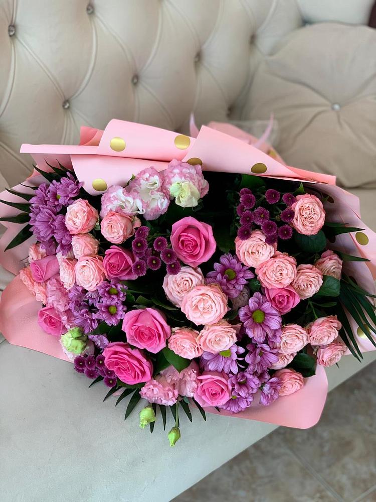 Букет цветов из: Хризантемы, Розы и Лизиантусы в Николаевке Воронежской области