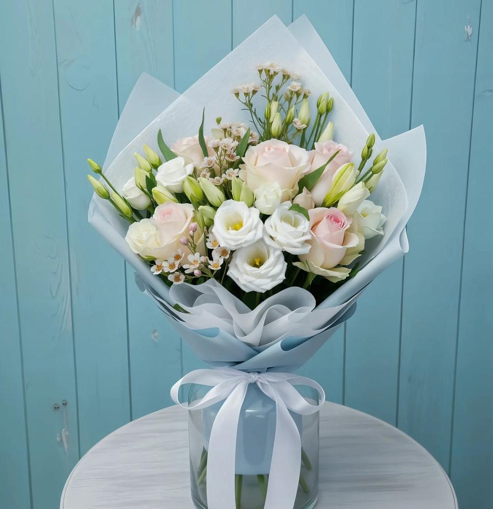 Букет цветов из: Розы и Лизиантусы в Николаевке Воронежской области