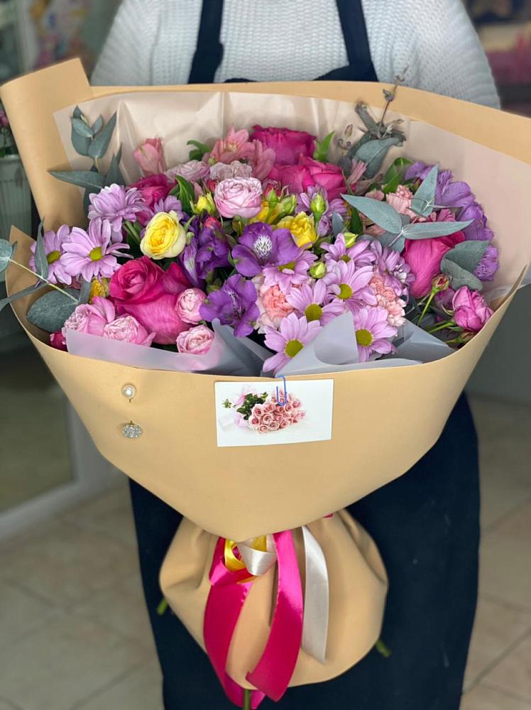 Букет цветов из: Хризантемы, Гвоздики и Альстромерии в Николаевке Воронежской области