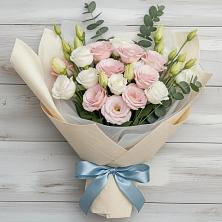 Букет цветов из:  Лизиантусы в Николаевке Воронежской области