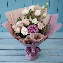 Букет цветов из:  Розы и Лизиантусы в Николаевке Воронежской области