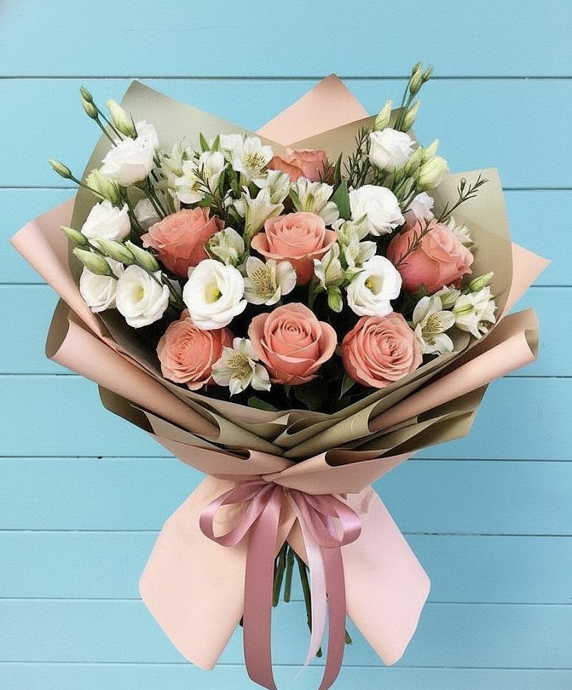 Букет цветов из: Розы, Альстромерии и Лизиантусы в Николаевке Воронежской области