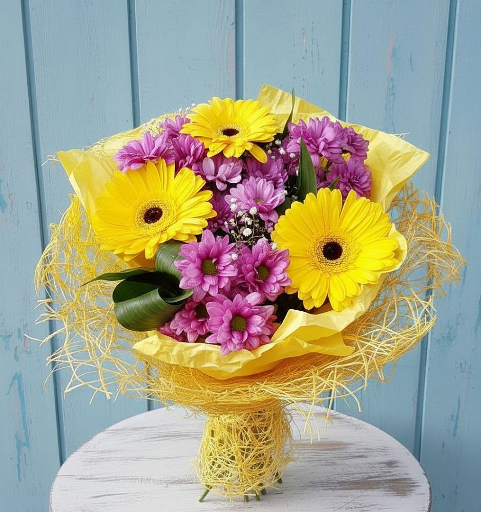 Букет цветов из: Хризантемы и Герберы в Николаевке Воронежской области