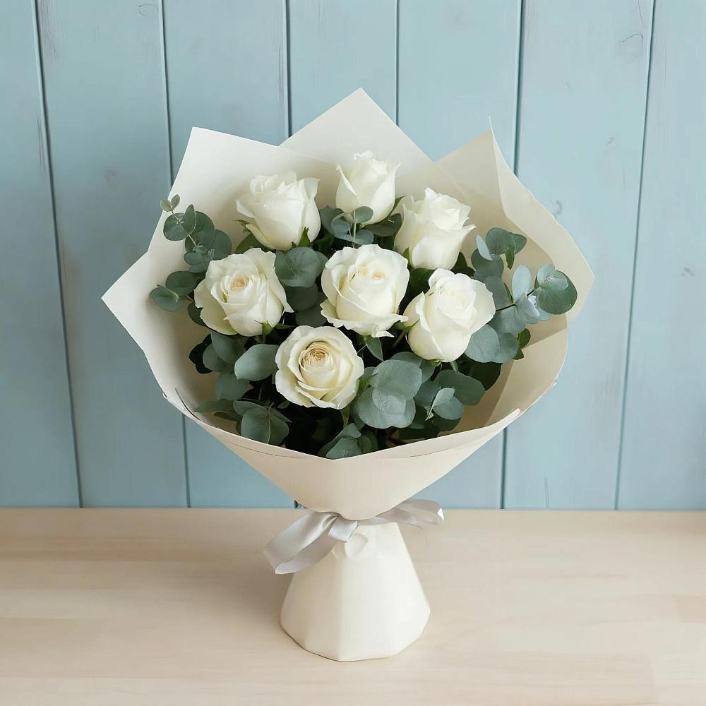 Букет Белые розы в Эвкалипте в Николаевке Воронежской области