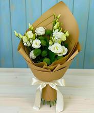 Букет цветов из:  Хризантемы и Лизиантусы в Николаевке Воронежской области