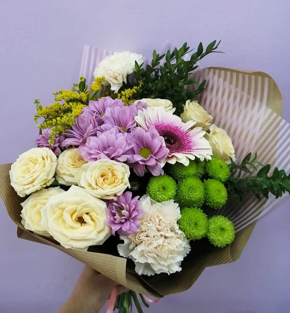 Букет цветов из: Хризантемы, Розы, Гвоздики и Герберы в Николаевке Воронежской области