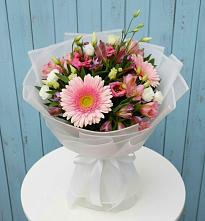 Букет цветов из:  Герберы, Альстромерии и Лизиантусы в Николаевке Воронежской области
