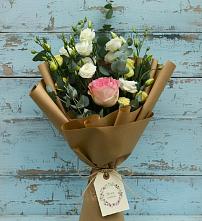 Букет цветов из:  Розы и Лизиантусы в Николаевке Воронежской области
