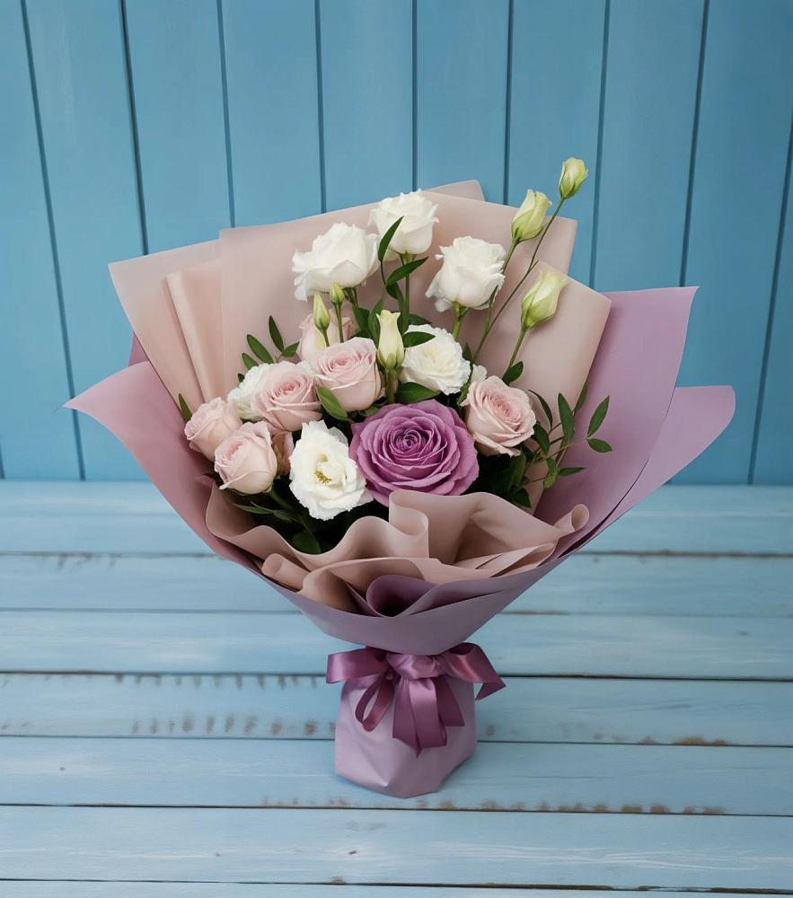 Букет цветов из: Розы и Лизиантусы в Николаевке Воронежской области