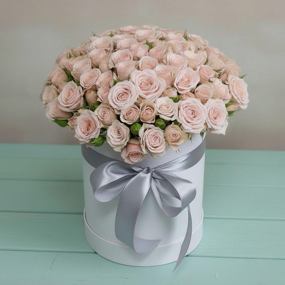 Цветочная композиция из Розы в шляпной коробке в Николаевке Воронежской области